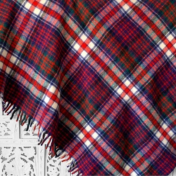 Curvon Imperial Wool Plaid Throw Blanket - Picture 3 of 6